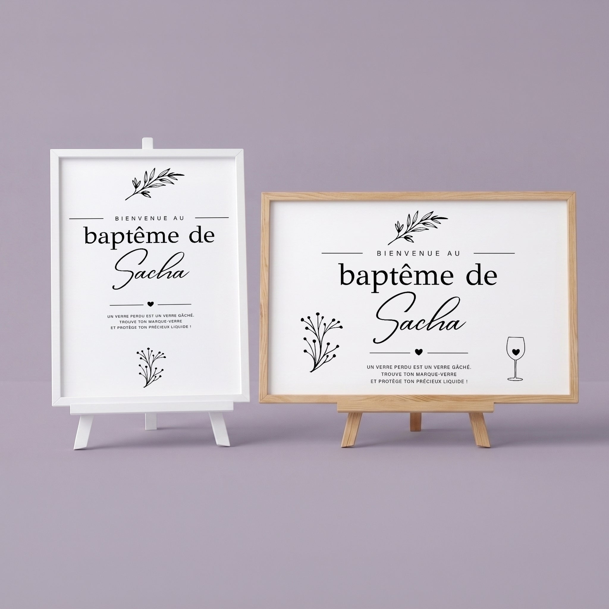 Affiches de bienvenue numériques personnalisées pour le baptême de Sacha, formats vertical et horizontal sur mini-chevalets blanc et bois.