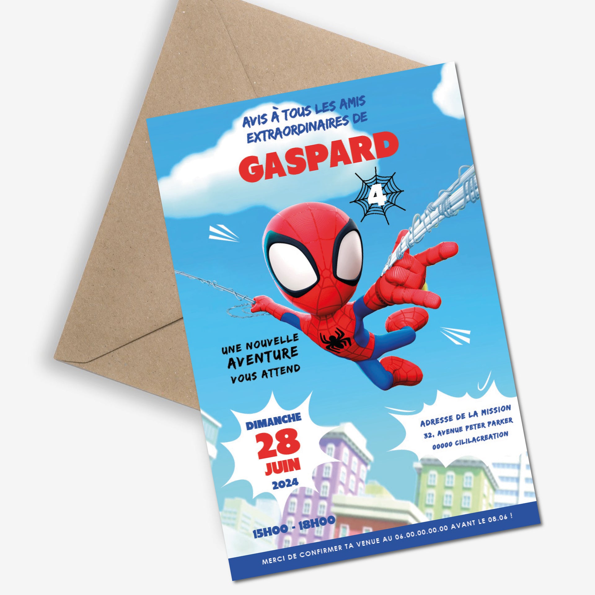 Image de l'invitation anniversaire personnalisée inspirée de Spidey et ses amis extraordinaires, avec Spidey en costume rouge et bleu lançant une toile au-dessus des immeubles d’une ville colorée.
