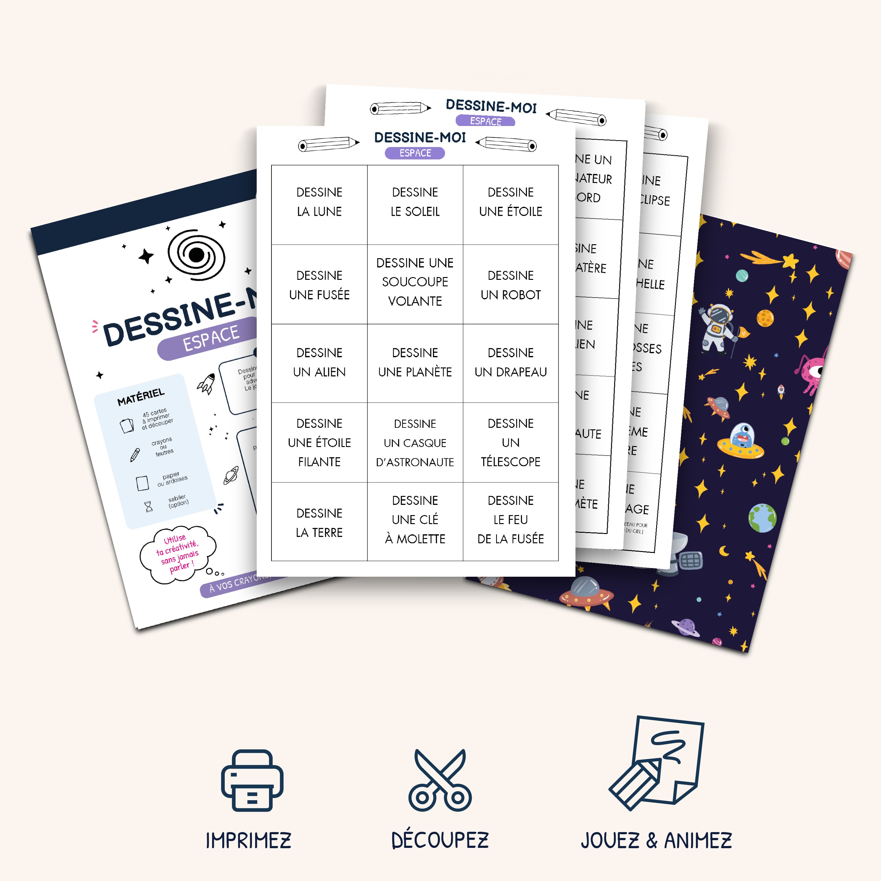 Présentation du jeu à imprimer 'Dessine-moi - Espace'. Plusieurs fiches sont disposées en éventail, montrant la page de garde avec les règles, le matériel et les grilles de cartes à découper contenant des défis comme 'Dessine la lune', 'une fusée' ou 'un alien'. Le verso des cartes affiche un motif coloré d'astronautes et de planètes sur fond bleu nuit. En bas, trois icônes bleues détaillent les étapes : Imprimez, Découpez, Jouez et Animez.