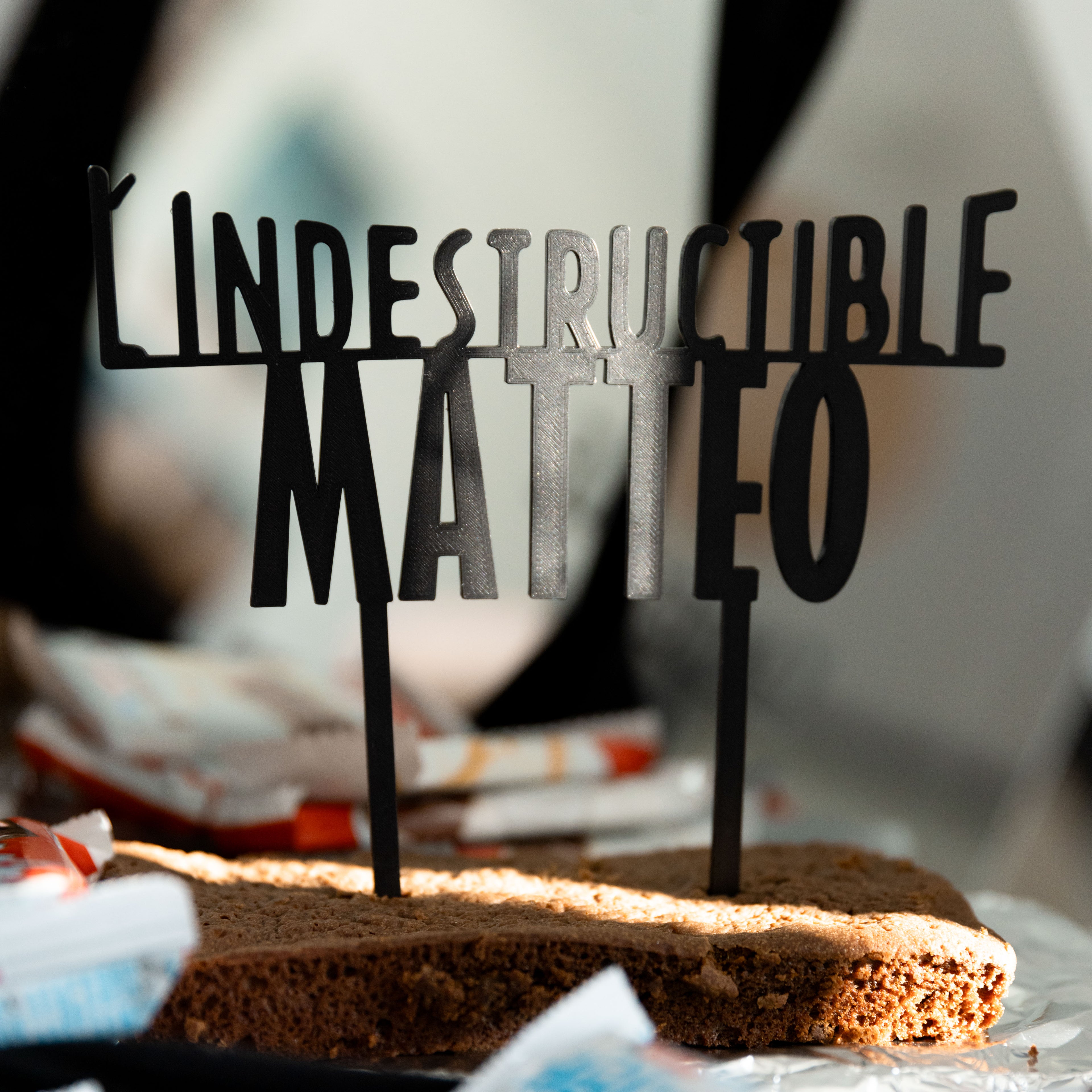 cake topper indestructible prenom enfant