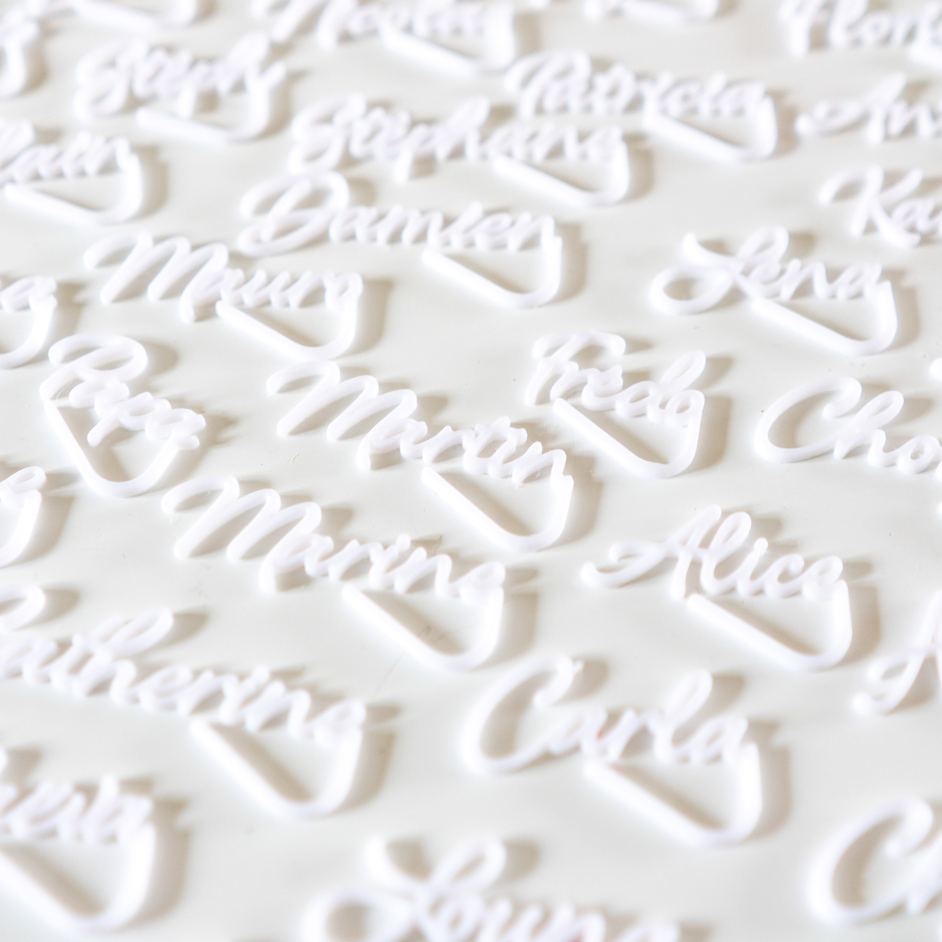 marque verre personnalise le subtil blanc lot prenoms ecriture cursive decoration table