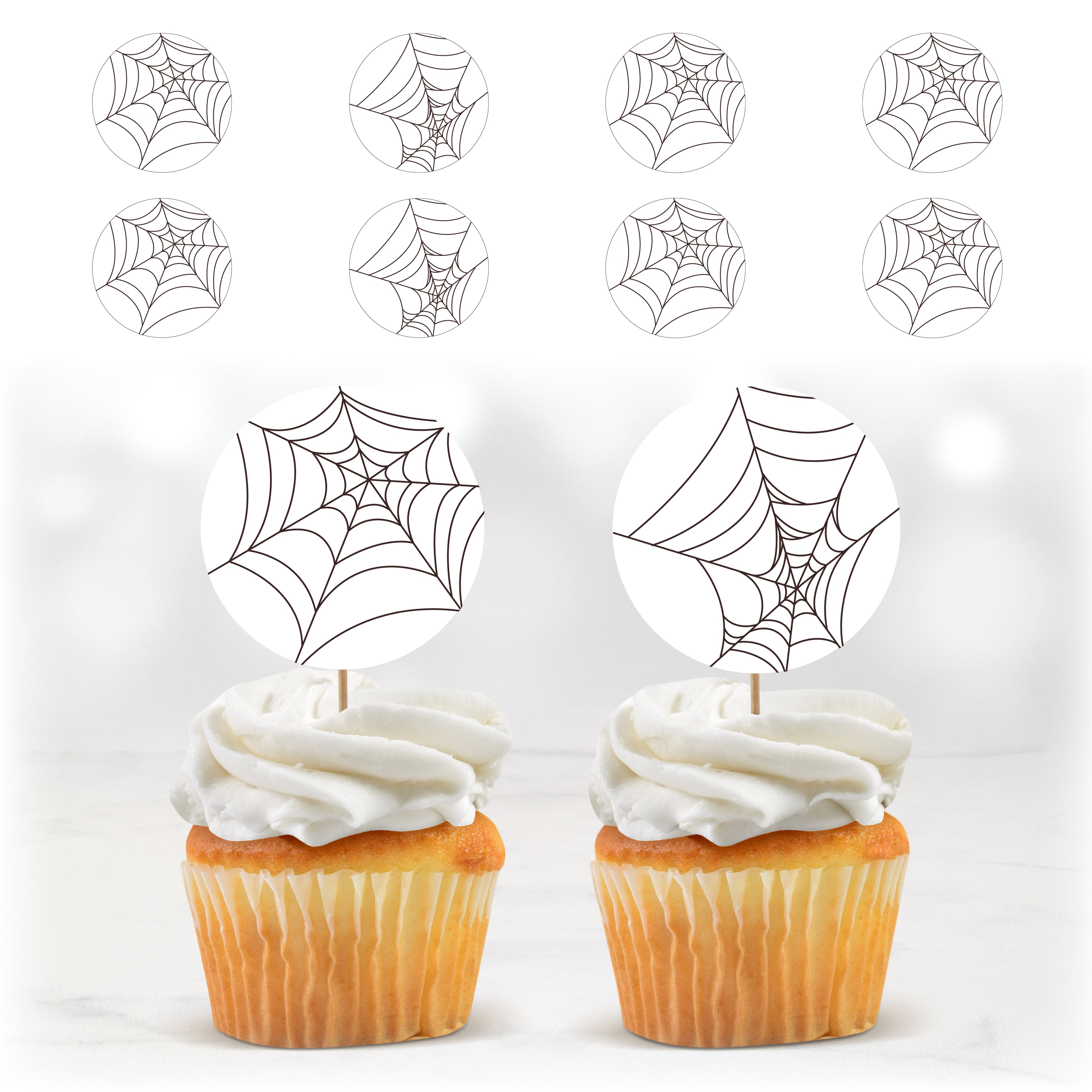 Cupcake toppers toile d’araignée à imprimer, décoration gâteau thème Spiderman, Halloween ou Harry Potter, toppers ronds noir et blanc plantés sur cupcakes.