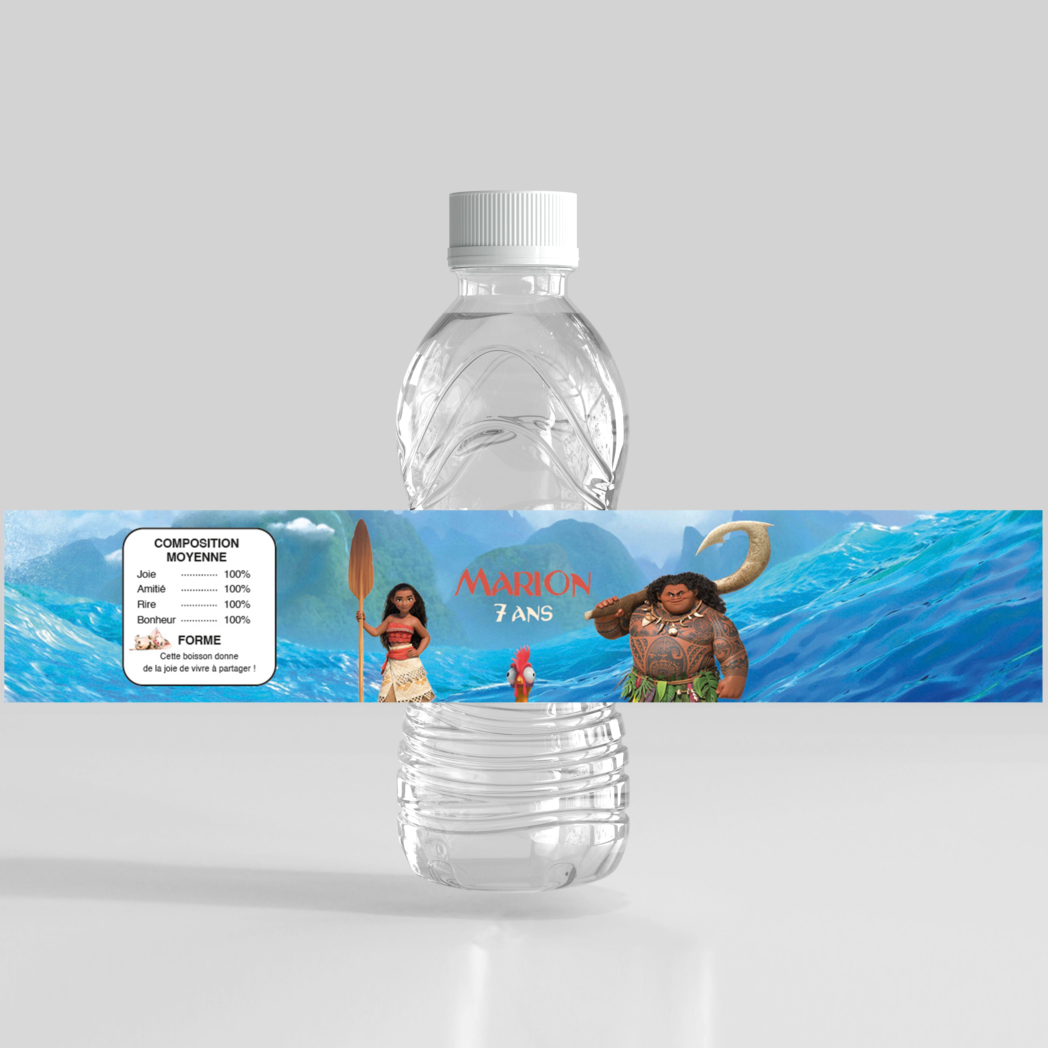 Etiquette de bouteille anniversaire personnalisée thème océan, inspirée de Vaiana avec décor de vagues bleues, personnages sur fond tropical, texte personnalisable avec prénom et Age, idée originale pour décoration de fête enfant.