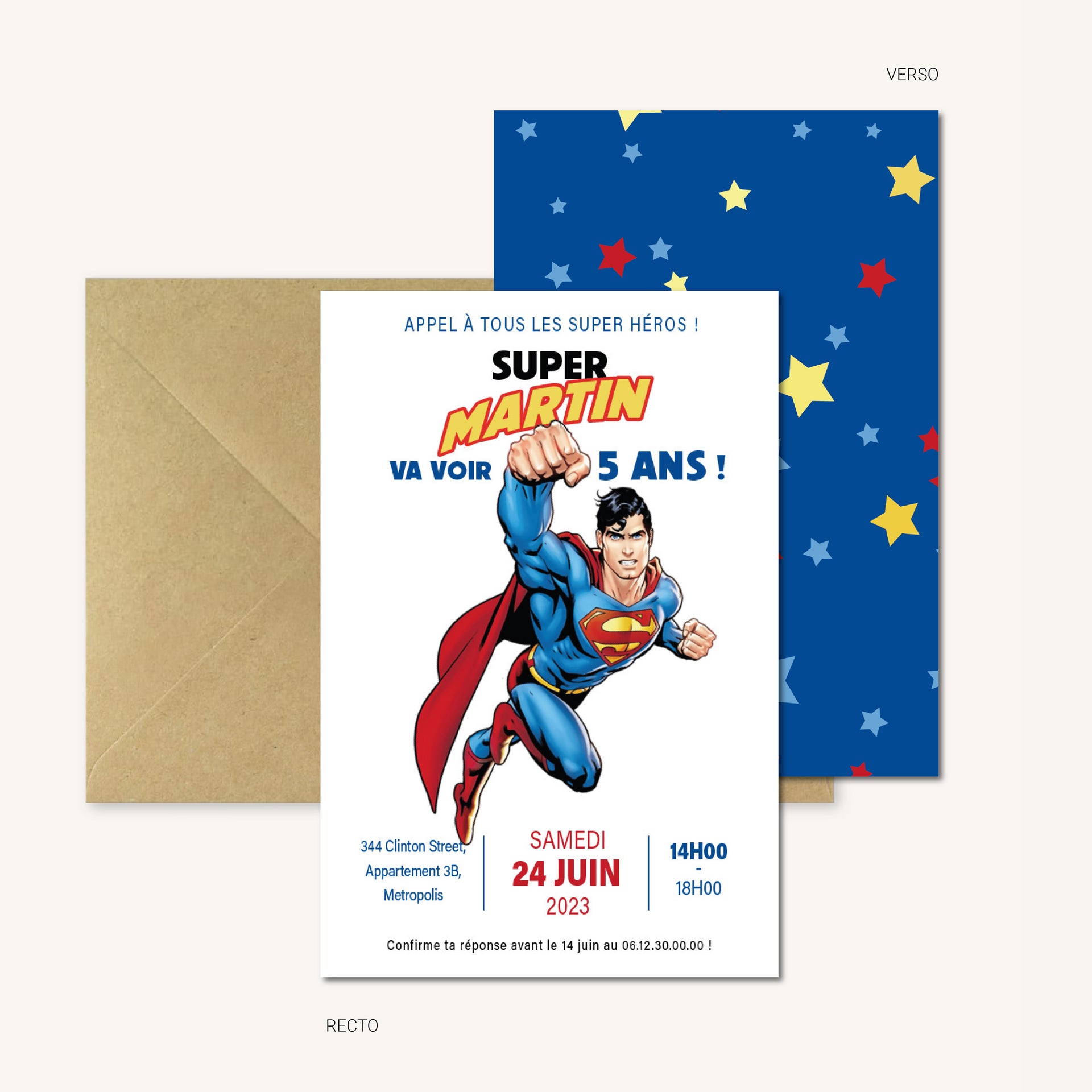 image de l'invitation recto-verso d’anniversaire personnalisée inspirée de Superman et son enveloppe kraft.