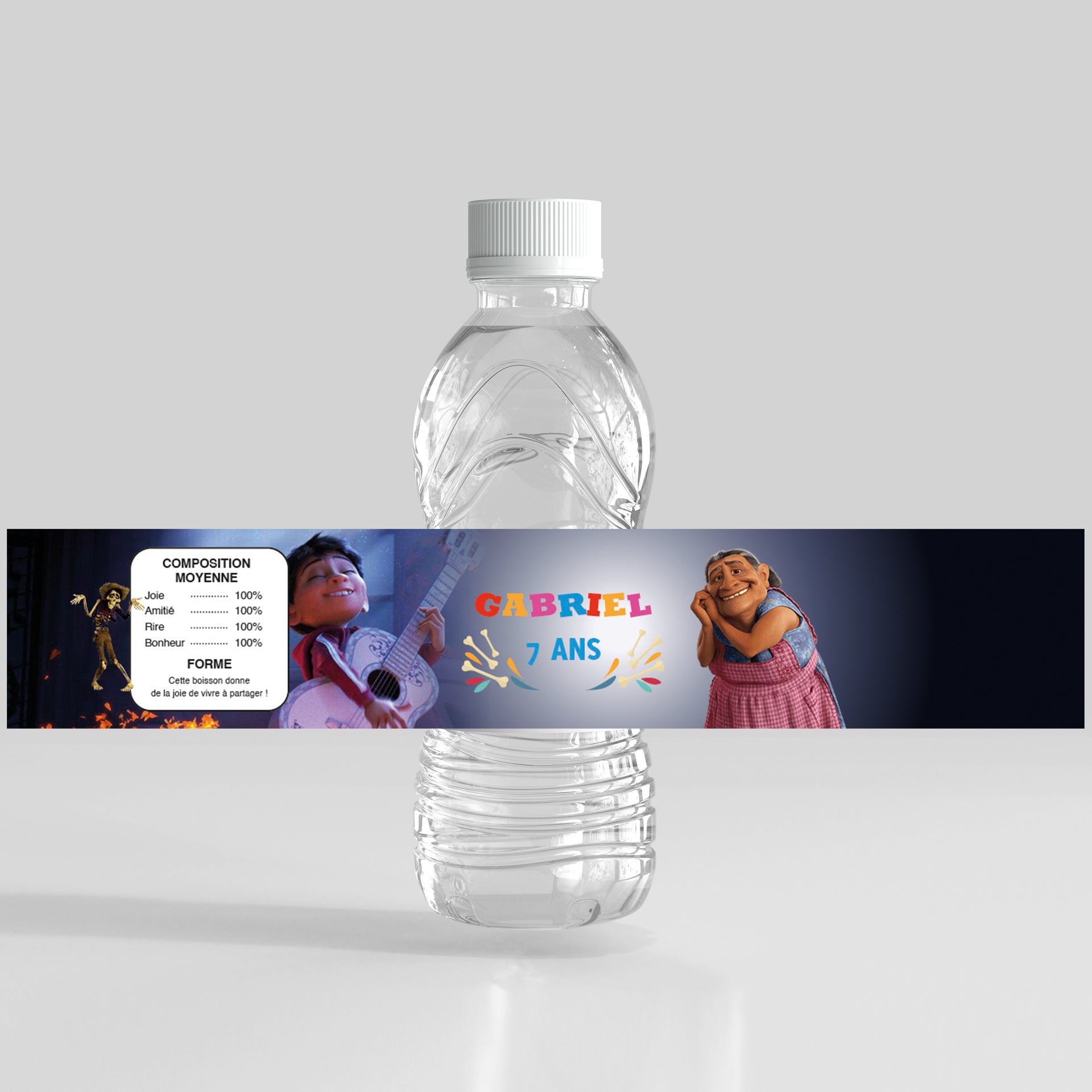 Bouteille d’eau avec etiquette personnalisee pour anniversaire enfant theme Coco, prenom Gabriel 7 ans, decor festif avec personnages du dessin anime et composition humouristique.