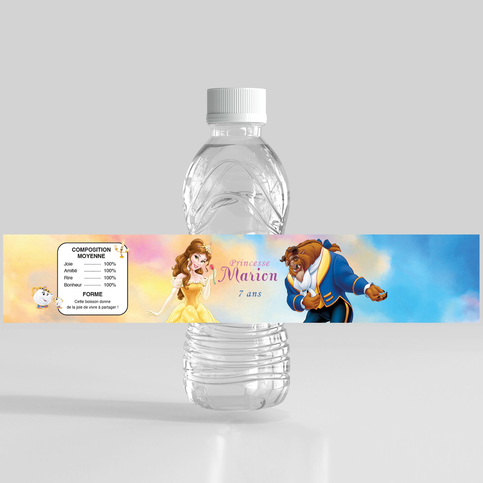 Étiquette de bouteille personnalisée sur le thème princesse, ambiance féerique aux couleurs pastel rose, jaune et bleu, avec personnages inspirés d’un conte enchanté. Idéale pour une fête d’anniversaire d’enfant.